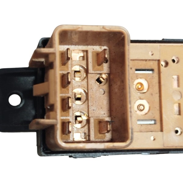 Botão Vidro Traseiro Direito Captiva 2009\2012 202005438