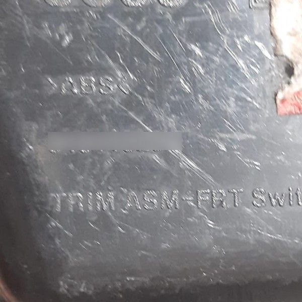 Botão Vidro Elétrico Dianteiro Esquerdo Gm Cruze 2012\2017