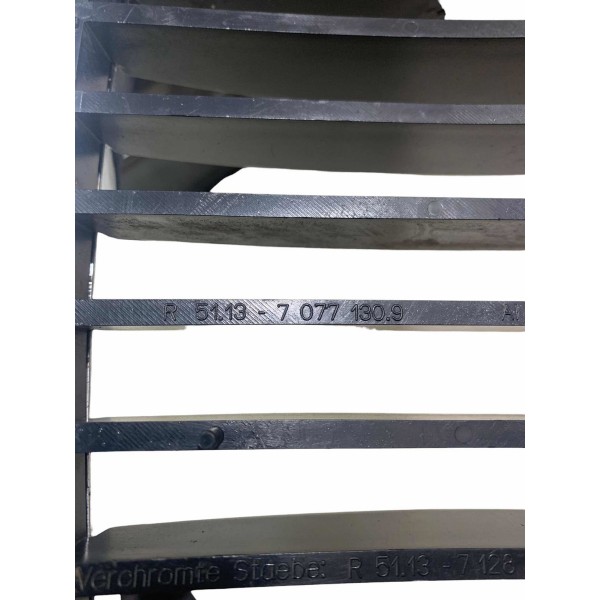 Grade Dianteira Direita Capo Bmw Série 1