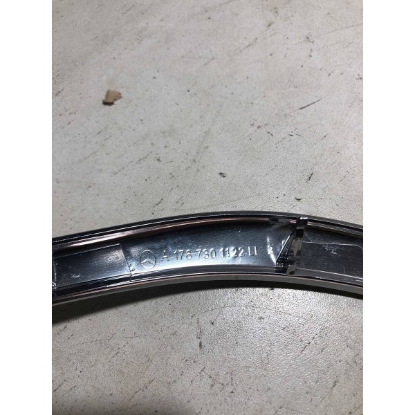 Moldura Acabamento Traseiro Esquerdo Mercedes A200 2012