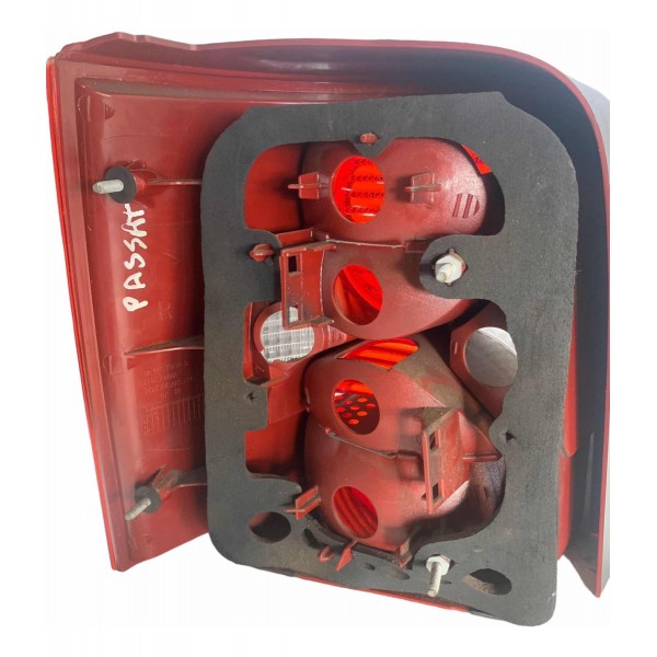 Lanterna Traseira Direita Passat Variant 2001 2002 2003