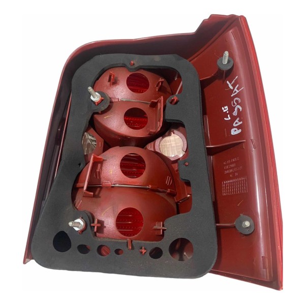 Lanterna Traseira Esquerda Passat Variant 2001 2002 2003