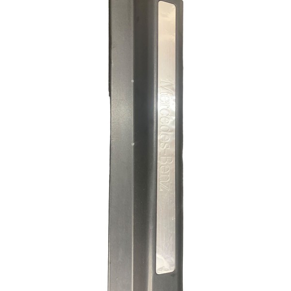 Soleira Porta Dianteira Esquerda Mercedes C180 2002 2003