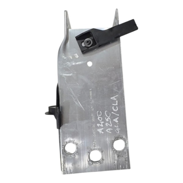 Suporte Alma Dianteira Lado Esquerdo Gla200 Cl200 A200 A250