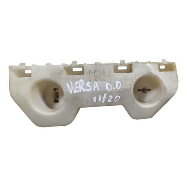 Guia Parachoque Dianteiro Direito Nissan Versa 2011 A 2020