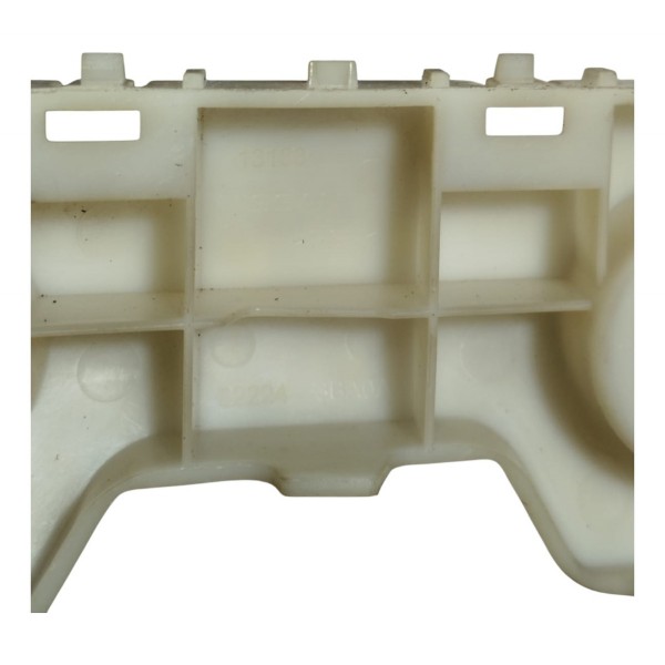 Guia Parachoque Dianteiro Direito Nissan Versa 2011 A 2020