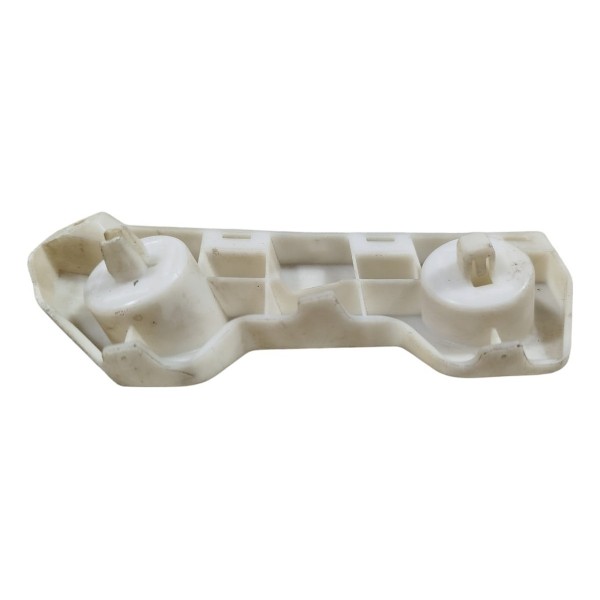 Guia Parachoque Dianteiro Direito Nissan Versa 2011 A 2020