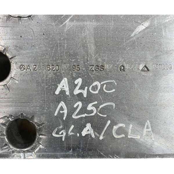 Suporte Esquerdo Alma Parachoque A200 A250 Gla 200 2014 2018