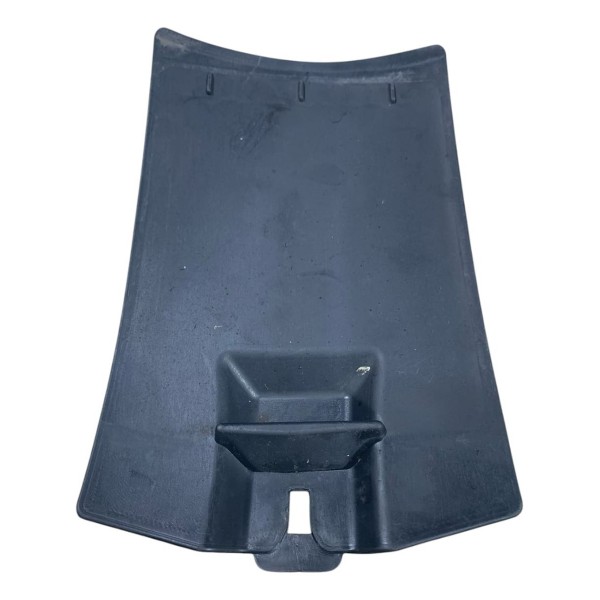 Acabamento Parabarro Dianteiro Esquerdo Mercedes A200 2013..