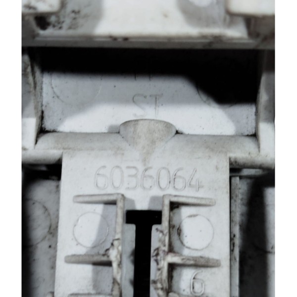 Acabamento Cinto Dianteiro Direito Peugeot 208 2014 A 2018